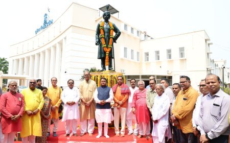 ବିଧାନସଭା ପରିସରରେ ପାରଳା ମହାରାଜା କୃଷ୍ଣଚନ୍ଦ୍ର ଗଜପତିଙ୍କ ଜୟନ୍ତୀ ପାଳିତ...