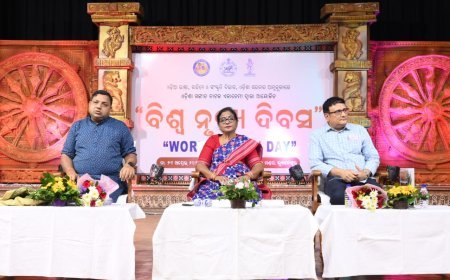 ରବୀନ୍ଦ୍ର ମଣ୍ଡପ ଠାରେ ଓଡ଼ିଶା ସଙ୍ଗୀତ ନାଟକ ଏକାଡେମୀ ପକ୍ଷରୁ ଆୟୋଜିତ ହୋଇଥିବା "ବିଶ୍ୱ ନୃତ୍ୟ ଦିବସ" କାର୍ଯ୍ୟକ୍ରମରେ ବାଚସ୍ପତି ଶ୍ରୀମତୀ ସୁରମା ପାଢ଼ୀ ମୁଖ୍ୟ ଅତିଥି ଭାବେ ଯୋଗଦେଇଛନ୍ତି।