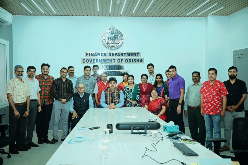 ହସ୍ତତନ୍ତ ପିନ୍ଧି ଓଡ଼ିଶା ବାସୀ ପାଳିଲେ "ଆମ ପୋଷାକ ଆମ ପରିଚୟ" ଦିବସ...