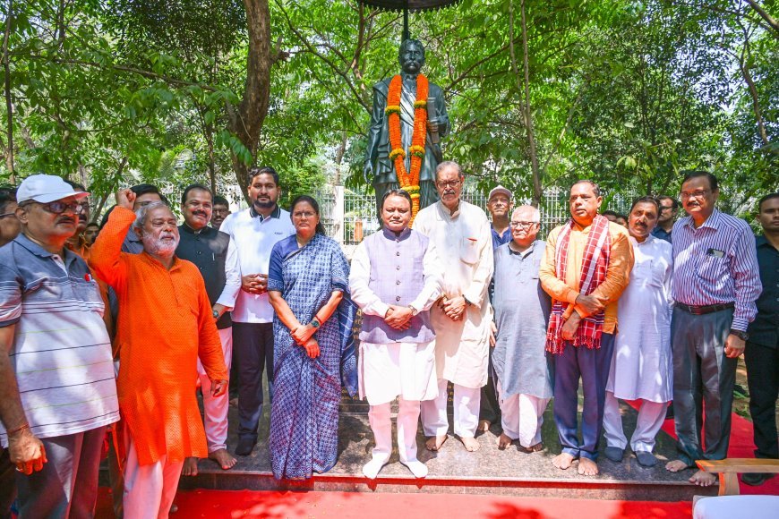 ସ୍ୱଭାବ କବି ଗଙ୍ଗାଧର ମେହେରଙ୍କ ଶ୍ରାଦ୍ଧ ବାର୍ଷିକୀରେ ଭକ୍ତିପୂତ ଶ୍ରଦ୍ଧାଞ୍ଜଳି...