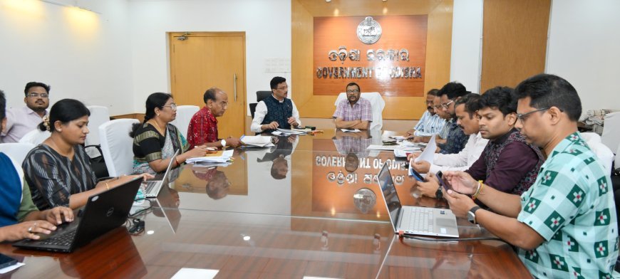 ଆମ ସାଥୀ ଚାଟ୍ ବଟ୍ ମାଧ୍ୟମରେ ରାଜସ୍ୱ ସେବାକୁ ଅଧିକ ଲୋକାଭିମୁଖୀ କରିବାକୁ ପ୍ରୟାସ...