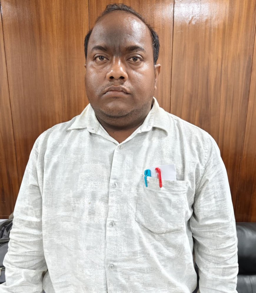 ଭିଜିଲାନ୍ସ ଦ୍ୱାରା ଗିରଫ ପିଇଓ ଶ୍ରୀ ଦିଲ୍ଲୀପ କୁମାର ପ୍ରଧାନ...