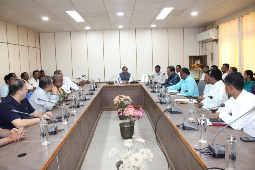 ଅତ୍ୟାବଶ୍ୟକ ସାମଗ୍ରୀ ଯୋଗାଣ ସଂଘ ସହ ଆଲୋଚନା...