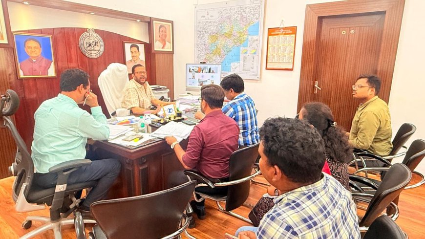 ଲଖନପୁର ବ୍ଲକର ବିଭିନ୍ନ ଉନ୍ନୟନମୂଳକ କାର୍ଯ୍ୟ ସମୀକ୍ଷାରେ ରାଜସ୍ବ ମନ୍ତ୍ରୀ...