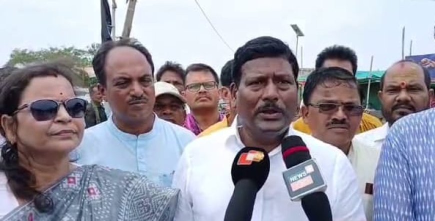 ଦାମୋଦର ରାଉତ ଙ୍କ ପ୍ରତିମୂର୍ତ୍ତି ଭଙ୍ଗା ଘଟଣାରେ ସାଂସଦ ବିଭୁ ତରାଇଙ୍କ ତଦନ୍ତ ଦାବୀ...