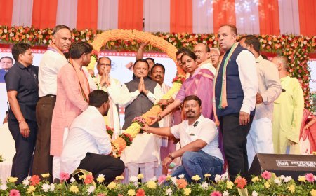 ଓଡ଼ିଶାରେ ପ୍ରଧାନମନ୍ତ୍ରୀ ଗ୍ରାମ ସଡ଼କ ଯୋଜନା - ୪ ର ଶୁଭାରମ୍ଭ ଅବସରରେ ରାୟଗଡ଼ ଠାରେ ଆୟୋଜିତ କାର୍ଯ୍ୟକ୍ରମରେ ମୁଖ୍ୟମନ୍ତ୍ରୀ ଶ୍ରୀ ମୋହନ ଚରଣ ମାଝୀ ଏବଂ କେନ୍ଦ୍ର କୃଷି ଓ କୃଷକ କଲ୍ୟାଣ, ଗ୍ରାମ୍ୟ ଉନ୍ନୟନ ମନ୍ତ୍ରୀ ଶ୍ରୀ ଶିବରାଜ ସିଂହ ଚୌହାନ...