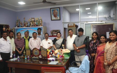 କ୍ୟାପିଟାଲ ହାଇସ୍କୁଲର ପ୍ରଧାନ ଶିକ୍ଷକଙ୍କ ଅବସର...