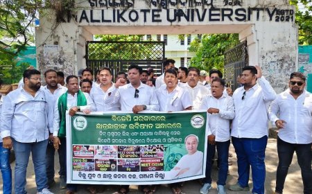 NEET ପରୀକ୍ଷା ନେଇ ହୋଇଥିବା ପ୍ରଶ୍ନ ପତ୍ର ଲିକ ଘୋଟାଲା ରେ ରାଜ୍ୟ ବ୍ୟାପୀ ପ୍ରତିବାଦ ଓ ଆନ୍ଦୋଳନ...
