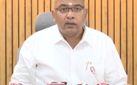 ସାମ୍ବାଦିକ ସମ୍ମିଳନୀରେ ରାଜ୍ୟ ନିର୍ବାଚନ ଅଧିକାରୀ...