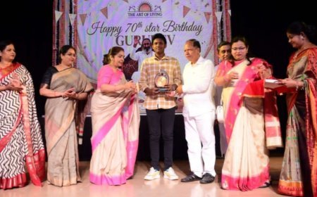 ଆର୍ଟ ଅଫ ଲିଭିଂ ପରିବାର ତରଫରୁ ଶ୍ରୀ ଶ୍ରୀ ରବି ଶଙ୍କରଙ୍କ ୭୦ ତମ ଜନ୍ମ ମହୋତ୍ସବ ପାଳନ...