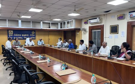 ଏସ.ଆଇ.ଆର. କୁ ନେଇ ରାଜନୈତିକ ଦଳଗୁଡ଼ିକ ସହ ମୁଖ୍ୟ ନିର୍ବାଚନ ଅଧିକାରୀଙ୍କ ଗୁରୁତ୍ୱପୂର୍ଣ୍ଣ ଆଲୋଚନା...
