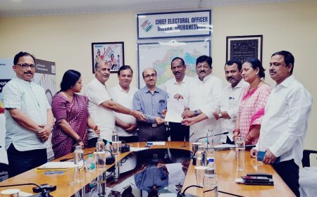 ମୁଖ୍ୟ ନିର୍ବାଚନ ଅଧିକାରୀଙ୍କ ସହ ସାକ୍ଷାତ କଲା ବିଜେଡି ପ୍ରତିନିଧି ମଣ୍ଡଳୀ...