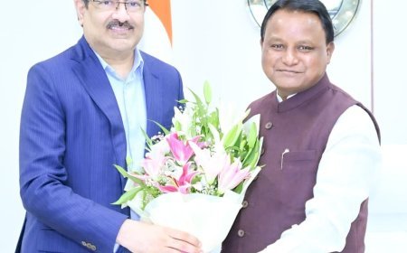 କୁମାର ମଙ୍ଗଳମ୍ ବିର୍ଲା ମୁଖ୍ୟମନ୍ତ୍ରୀଙ୍କ ସହିତ ଶିଳ୍ପାୟାନ ବୃଦ୍ଧି ପାଇଁ ଆଲୋଚନାରେ ଭେଟିଲେ...