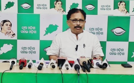 ବହି ତ୍ରୁଟି ପ୍ରସଙ୍ଗରେ ବିଜେପି ପ୍ରବକ୍ତାଙ୍କ ସ୍ୱୀକାରୋକ୍ତି ପରେ ବିଜେଡିର ପ୍ରତିକ୍ରିୟା...