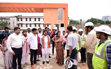 ଏସ୍‌ସିବି ମେଡିକାଲ କଲେଜ ଓ ହସ୍ପିଟାଲର ଭିତ୍ତିଭୂମି, ଅଗ୍ନି ନିରାପତ୍ତା ଓ ସମ୍ପ୍ରସାରଣ କାର୍ଯ୍ୟର ସମୀକ୍ଷା କଲେ ସ୍ୱାସ୍ଥ୍ୟ ମନ୍ତ୍ରୀ...