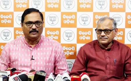ସ୍ୱାମୀ ଲକ୍ଷ୍ମଣାନନ୍ଦ ସରସ୍ୱତୀଙ୍କ ନାମରେ ଫୁଲବାଣୀର ମେଡିକାଲ କଲେଜ ନାମିତ ନିଷ୍ପତି, ସିଏମ୍‌ଓରୁ ଜଷ୍ଟିସ୍ ନାଇଡୁ କମିଶନ ଫାଇଲ୍ ଚୋରି ମାମଲାକୁ କାଇମ୍‌ବ୍ରାଂଚକୁ ଦାୟିତ୍ୱ ଦେଇଥିବାରୁ ମୁଖ୍ୟମନ୍ତ୍ରୀଙ୍କୁ ଧନ୍ୟବାଦ: ବିରଂଚି ନାରାୟଣ ତ୍ରିପାଠୀ...