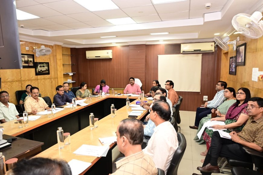 ଲୋକସେବା ଭବନ ସ୍ଥିତ ସ୍ୱାସ୍ଥ୍ୟ ଏବଂ ପରିବାର କଲ୍ୟାଣ ବିଭାଗର ସମ୍ମିଳନୀ କକ୍ଷରେ ନର୍ସିଂ କଲେଜ ପ୍ରତିଷ୍ଠା ଏବଂ ଜନସ୍ୱାସ୍ଥ୍ୟ ସମ୍ବନ୍ଧୀୟ ଏକ ଗୁରୁତ୍ୱପୂର୍ଣ୍ଣ ବୈଠକ...