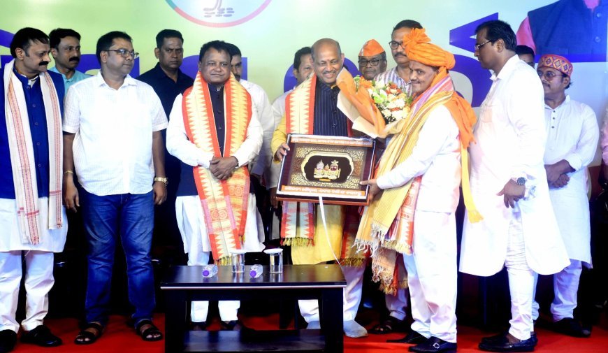 ରାଜ୍ୟ କାର୍ଯ୍ୟାଳୟରେ ମିଶ୍ରଣ ପର୍ବ ଅନୁଷ୍ଠିତ...