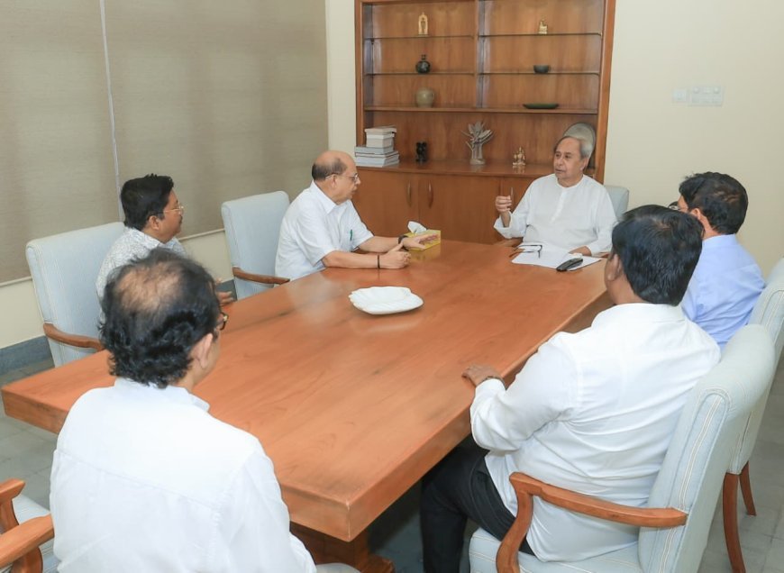 ନବୀନ ନିବାସରେ ବିଜେଡି ସଭାପତି ତଥା ଦଳର ସୁପ୍ରିମୋ ଶ୍ରୀ ନବୀନ ପଟ୍ଟନାୟକ ଦଳର ବରିଷ୍ଠ ନେତାଙ୍କ ସହ SIR ଏବଂ ସାଂଗଠନିକ ବିଷୟ ସମ୍ପର୍କରେ ଆଲୋଚନା କରୁଛନ୍ତି।