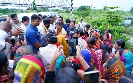 ମାନ୍ୟବର ଉପମୁଖ୍ୟମନ୍ତ୍ରୀ ଶ୍ରୀମତୀ ପ୍ରଭାତୀ ପରିଡ଼ା  ଯାଜପୁର ଜିଲ୍ଲାର ବିଭିନ୍ନ ବନ୍ୟା ପ୍ରଭାବିତ ଅଞ୍ଚଳ ପରିଦର୍ଶନ କରଛନ୍ତି