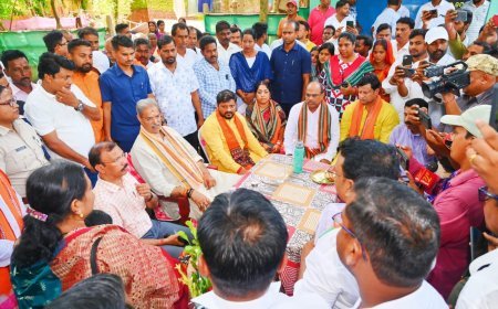 ମାନ୍ୟବର ଉପମୁଖ୍ୟମନ୍ତ୍ରୀ ଶ୍ରୀ କନକ ବର୍ଦ୍ଧନ ସିଂହଦେଓ  କେନ୍ଦ୍ରାପଡ଼ାରେ ବନ୍ୟାସ୍ଥିତିର ସମୀକ୍ଷା କରିଛନ୍ତି