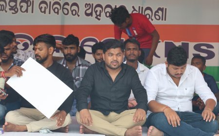 ପ୍ରଦେଶ ଛାତ୍ର କଂଗ୍ରେସ ପକ୍ଷରୁ ଗଣଶିକ୍ଷା ମନ୍ତ୍ରୀ ଓ ଉଚ୍ଚଶିକ୍ଷାମନ୍ତ୍ରୀଙ୍କ ଇସ୍ତଫା ଦାବିରେ ଦୁଇ ଦିନ ଅହରାତ୍ର ଧାରଣା...