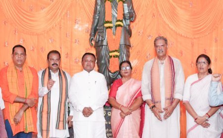 ସ୍ଵଭାବ କବି ଗଙ୍ଗାଧର ମେହେରଙ୍କ ଜୟନ୍ତୀରେ ଶ୍ରଦ୍ଧାସୁମନ ଅର୍ପଣ...
