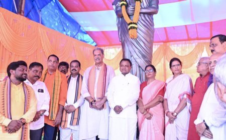 ସରଳା ଦେବୀଙ୍କ ପୂର୍ଣ୍ଣାବୟବ ପ୍ରତିମୂର୍ତ୍ତି ଲୋକାର୍ପିତ...
