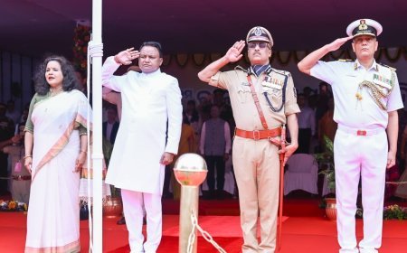 ସ୍ୱାଧୀନତା ଦିବସ- ୨୦୨୬ ଅବସରରେ ମୁଖ୍ୟମନ୍ତ୍ରୀ ଶ୍ରୀ ମୋହନ ଚରଣ ମାଝୀ  ଭୁବନେଶ୍ୱର ସ୍ଥିତ ଗାନ୍ଧୀ ମାର୍ଗରେ  ରାଜ୍ୟସ୍ତରୀୟ ସ୍ୱାଧୀନତା ଦିବସ କାର୍ଯ୍ୟକ୍ରମରେ ଜାତୀୟ ପତାକା ଉତ୍ତୋଳନ କରିବା ସହ ଅଭିବାଦନ ଗ୍ରହଣ କରୁଛନ୍ତି