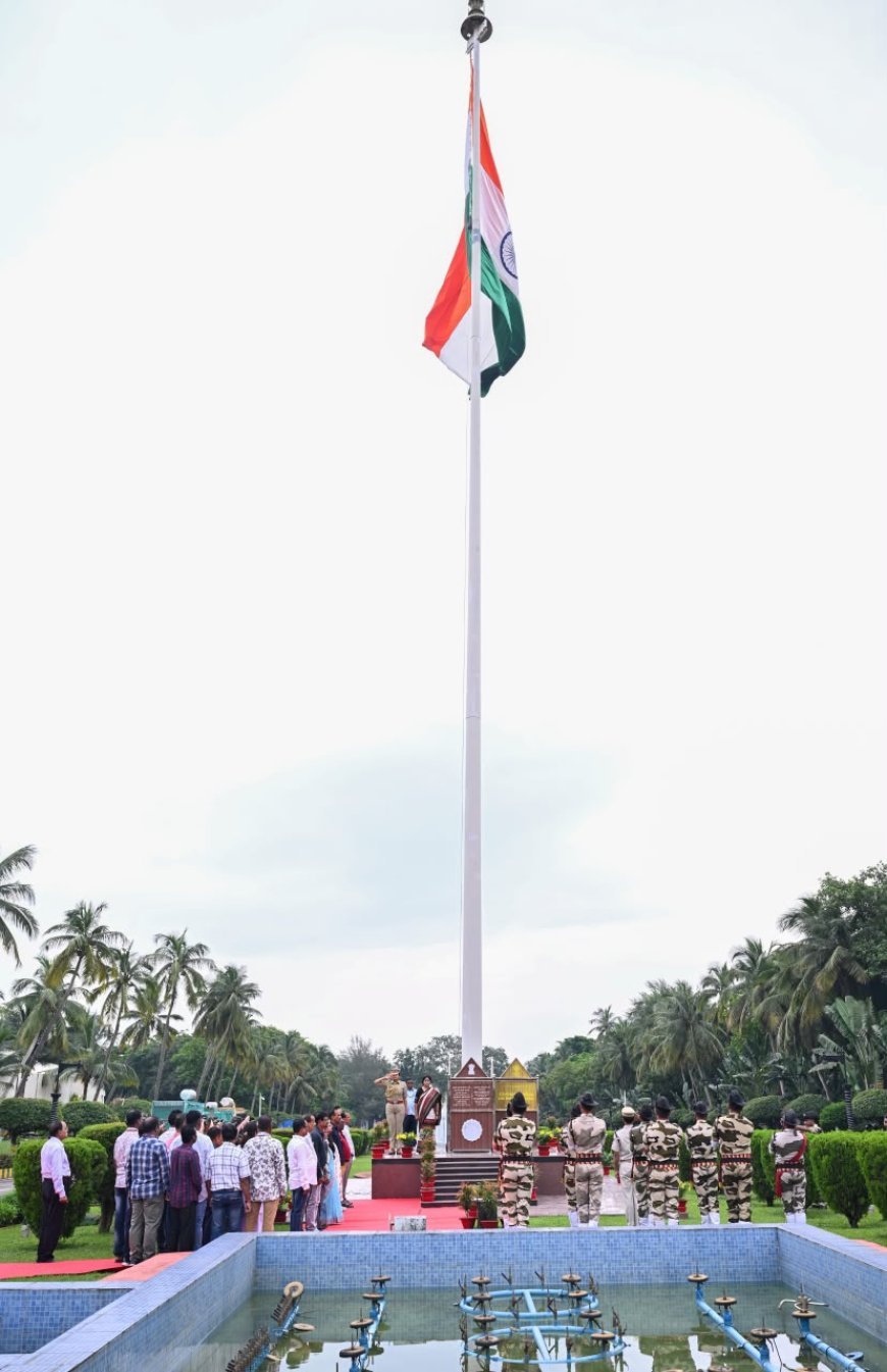 ଲୋକଭବନରେ ସ୍ୱାଧୀନତା ଦିବସ ପାଳିତ...