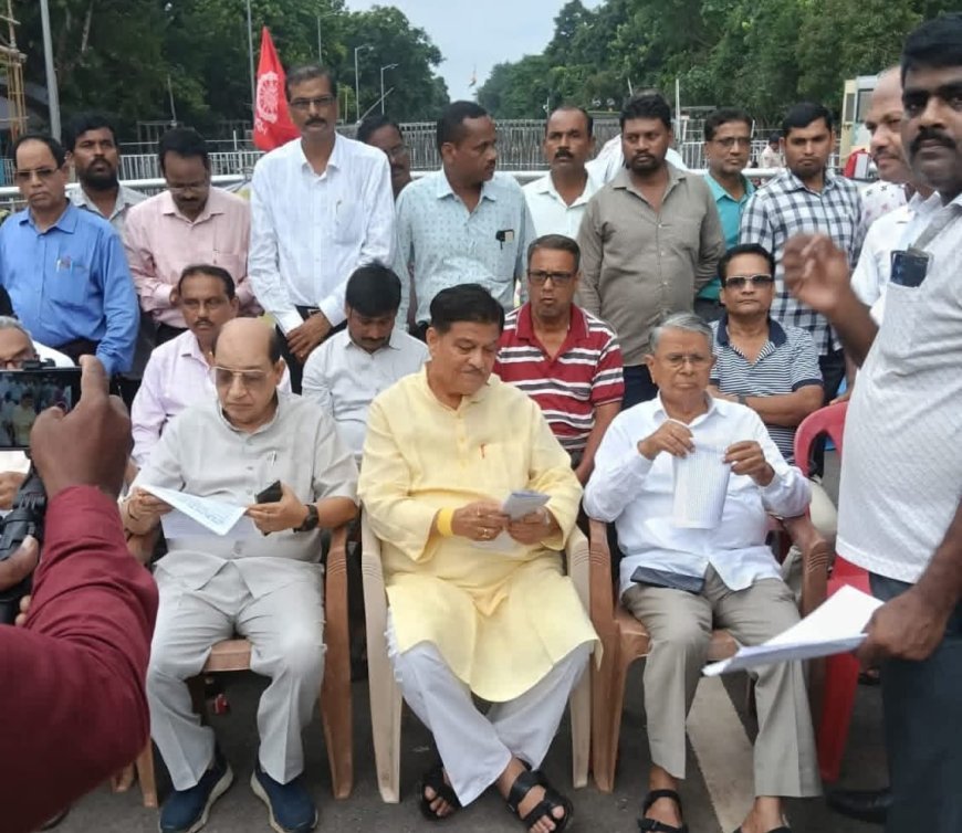 ନବୀନ ବାବୁଙ୍କ ଅମଳରେ ସୃଷ୍ଟି ହୋଇଥିବା ବ୍ଲକ ଗ୍ରାଣ୍ଡ ଟିଚରଙ୍କୁ ସମବେଦନା...