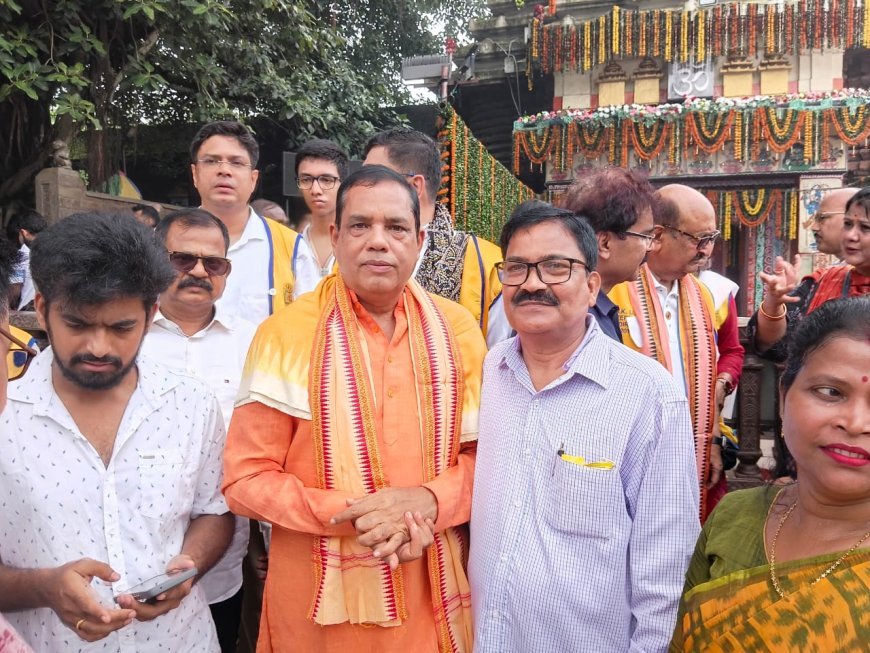 ଲିଙ୍ଗରାଜ ମନ୍ଦିର ଚଟାଣ ହେଲା କାର୍ପେଟ୍‌ ମୟ...