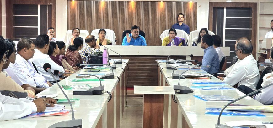 ବିଦ୍ୟାଳୟରେ ଗୁଣାତ୍ମକ ଶିକ୍ଷା ଓ ମାନବୃଦ୍ଧି ନେଇ ମନ୍ତ୍ରୀ ପୃଥ୍ୱୀରାଜ ହରିଚନ୍ଦନଙ୍କ ଅଧ୍ୟକ୍ଷତାରେ ବୈଠକ...