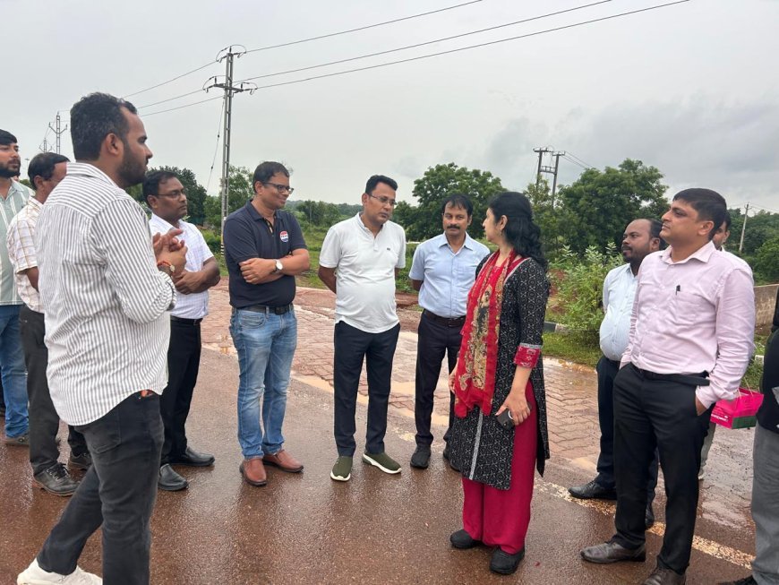 ଇଡ଼କୋ ଅଧ୍ୟକ୍ଷା ଶ୍ରୀମତୀ ଉଷା ପାଢ଼ୀଙ୍କ ଦ୍ୱାରା କାଳିବେଟି ଏବଂ ମୁଦାମ୍ବା ଶିଳ୍ପାଞ୍ଚଳ ବିକାଶ କାର୍ଯ୍ୟର ସମୀକ୍ଷା...