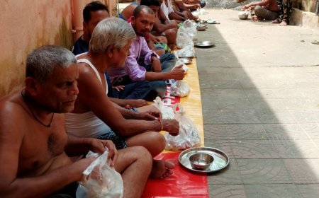 ଆନନ୍ଦ ଆଶ୍ରୟ Oldage Home ର ଅନ୍ତେବାସୀଙ୍କୁ ଏକ ଶିଶୁକନ୍ୟା ଜନ୍ମୋ ତ୍ସବ ଉପଲକ୍ଷେ ଅନ୍ନ ପ୍ରସାଦ ବଣ୍ଟନ କରାଯାଇଥିଲା |