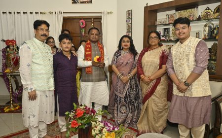 ନଗର ଉନ୍ନୟନ ମନ୍ତ୍ରୀଙ୍କ ବାସଭବନରେ ଅନୁଷ୍ଠିତ ଜନ୍ମାଷ୍ଟମୀ ଉତ୍ସବରେ ଯୋଗଦେଲେ ମୁଖ୍ୟମନ୍ତ୍ରୀ...