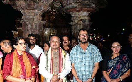 ମୁକ୍ତେଶ୍ୱର ମନ୍ଦିର ପରିସରରେ ମୁଖ୍ୟମନ୍ତ୍ରୀ ଶ୍ରୀ ମୋହନ ଚରଣ ମାଝୀ ସେବା ସଂକଳ୍ପ ଅଭିଯାନ ଅନ୍ତର୍ଗତ 'ଆଶୀର୍ବାଦ କା ଦିୟା' କାର୍ଯ୍ୟକ୍ରମରେ ଯୋଗ ଦେଇଛନ୍ତି,