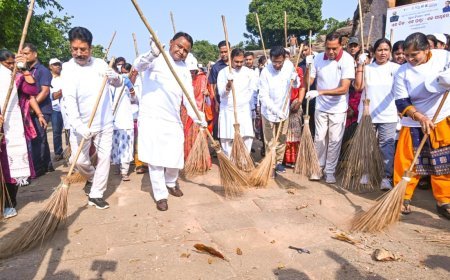 ‘ଏକ ଦିନ୍, ଏକ ଘଣ୍ଟା, ଏକ ସାଥ୍’ ସ୍ୱଚ୍ଛତା  ଅଭିଯାନରେ ମୁଖ୍ୟମନ୍ତ୍ରୀ...