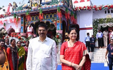 ମା’ ସମଲେଶ୍ୱରୀଙ୍କ ଦର୍ଶନ କଲେ ରାଜ୍ୟପାଳ ଏବଂ ରାଜ୍ୟର ପ୍ରଥମ ମହିଳା...