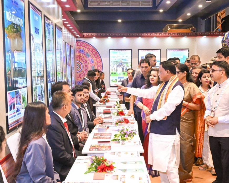 ୭ମ ଓଡ଼ିଶା ଟ୍ରାଭେଲ ବଜାର ଉଦଘାଟନ ଅବସରରେ ମୁଖ୍ୟମନ୍ତ୍ରୀ ଶ୍ରୀ ମୋହନ ଚରଣ ମାଝୀ ପର୍ଯ୍ୟଟନ ବିଭାଗ ପକ୍ଷରୁ ଆୟୋଜିତ ପ୍ରଦର୍ଶନୀ ବୁଲି ଦେଖୁଛନ୍ତି।