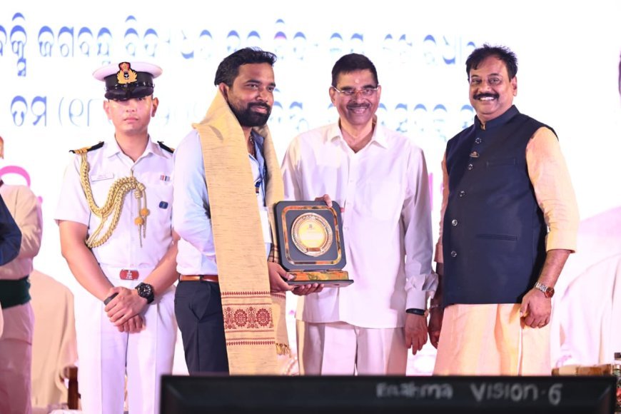 ବକ୍ସି ଜଗବନ୍ଧୁ ବିଦ୍ୟାଧର ହାଇସ୍କୁଲର ୧୨୫ତମ ବାର୍ଷିକ  ସମାରୋହରେ ଯୋଗଦେଲେ ରାଜ୍ଯପାଳ...
